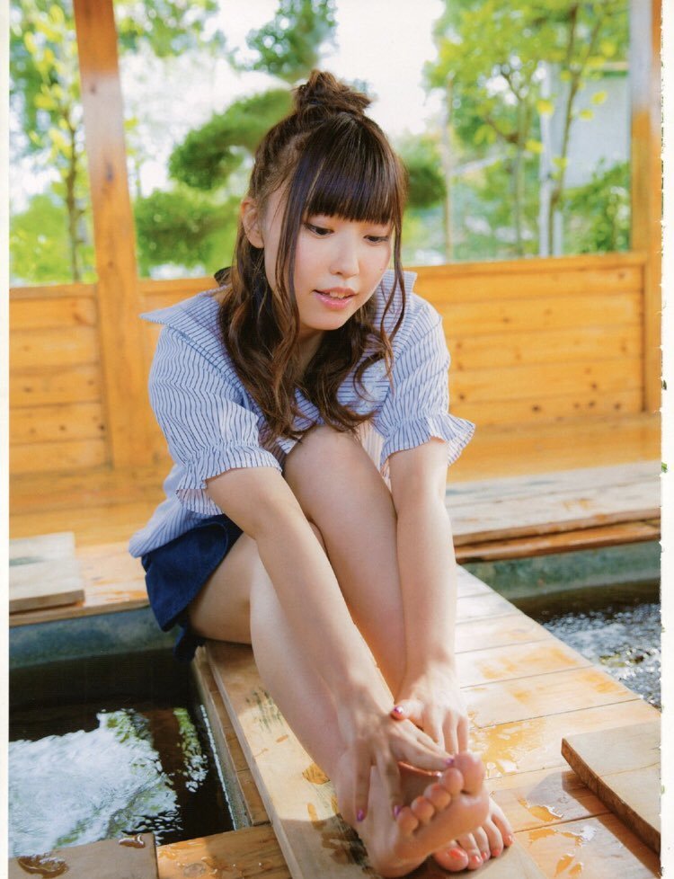 Aina Suzuki Feet