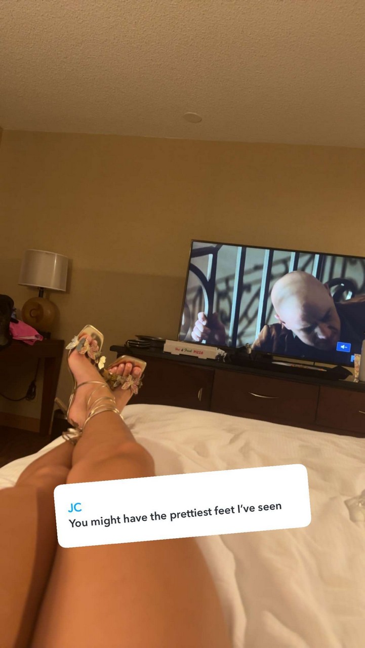 Isabela Lopez Feet