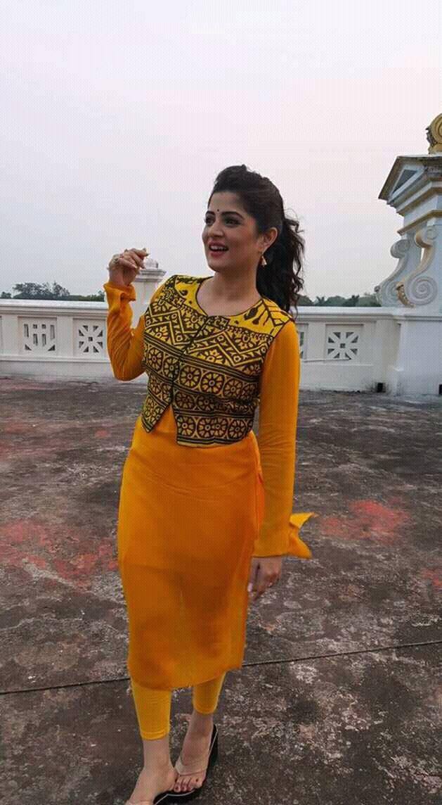 Srabanti Chatterjee Feet