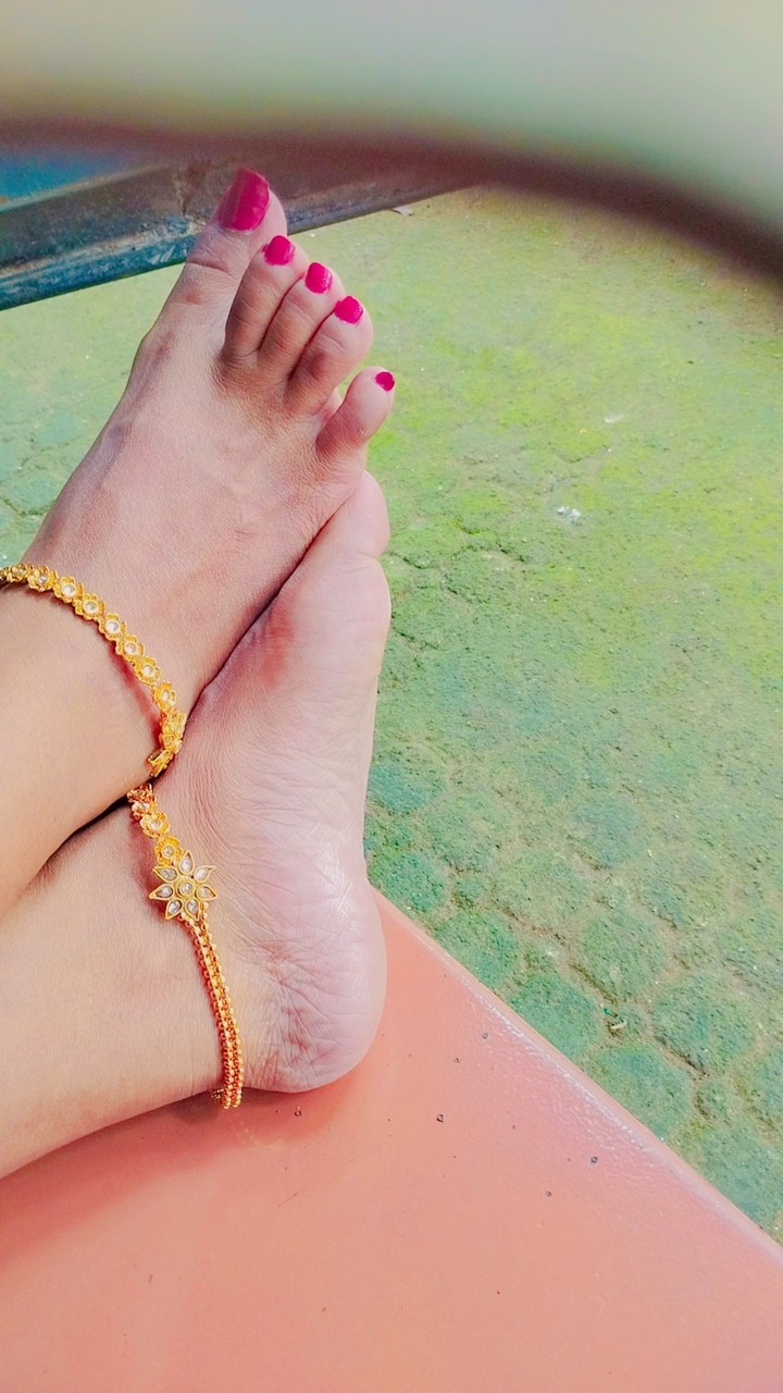 Stephy Santhu Feet